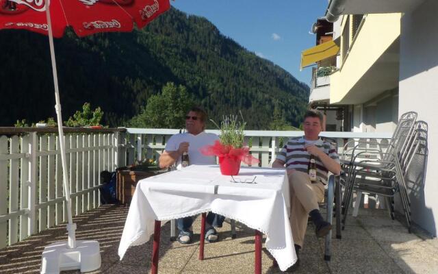 Apart Garni Dorfblick