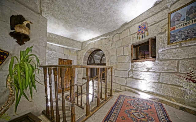 Maccan Cave Hotel
