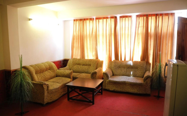 Hotel Monarch Residency Manali