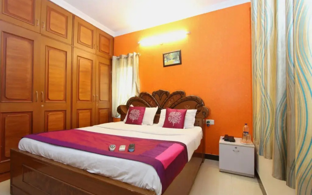 Green Paradise Luxury Suites by OYO Rooms