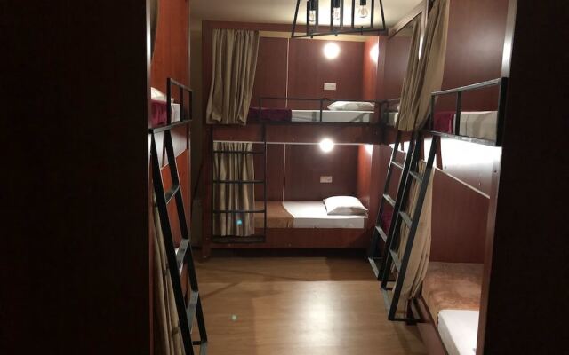 Ms Jackson Guesthouse  Hostel