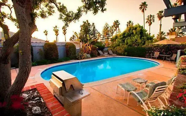 La Jolla Poolside