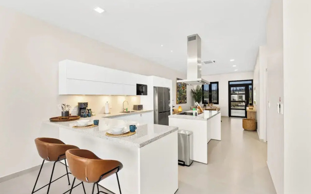 Catalina Residence Apt 3 - L.g. Smith Boulevard 546-j