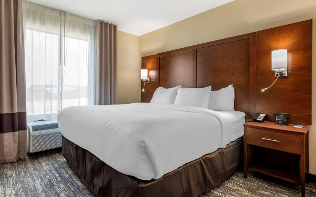 Comfort Suites