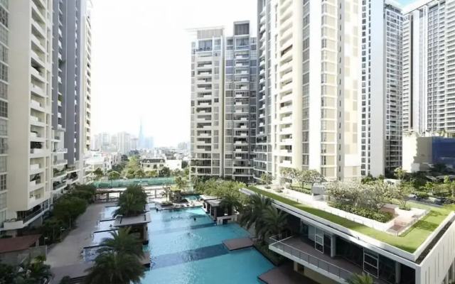 Odela Estella Riverside Luxury Vacation