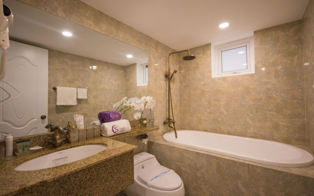 Saigon By Night Luxury Hotel