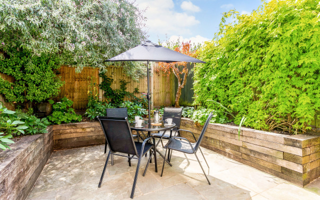 Perfect for family stays, ideal for walk to shops & restaurants