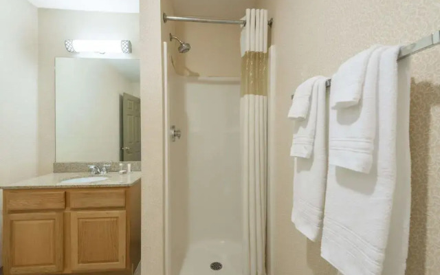 Howard Johnson Express - Springfield