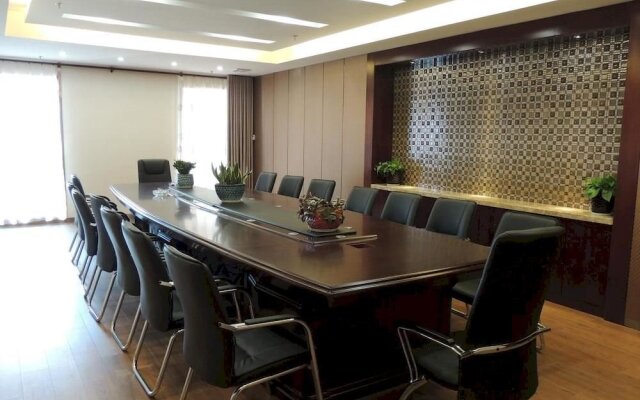 Deqing Ruijing Holiday Hotel