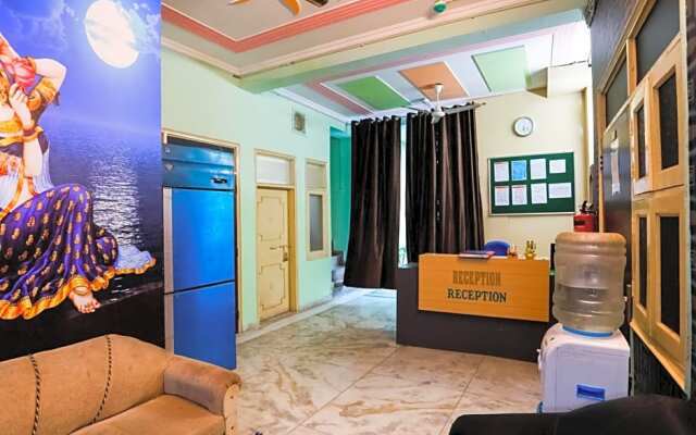 OYO 75131 Bandral Residency