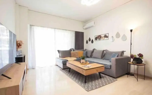 Alkuoni lux Flat at P Faliro