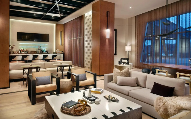 Omni Viking Lakes Hotel