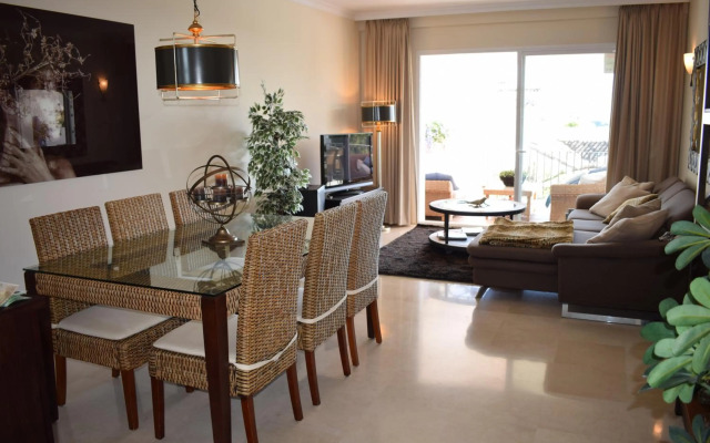 Altos La Quinta Apartment
