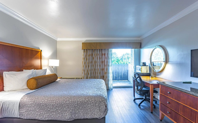 Aloha Inn