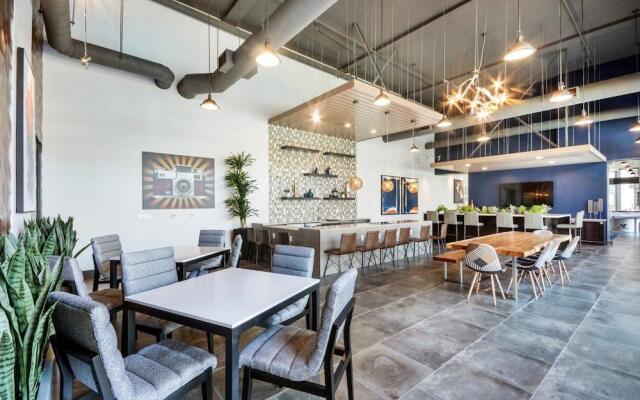 Bluebird Suites near Facebook HQ