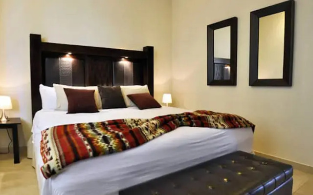 Luxury Condo V177 Romantic Zone