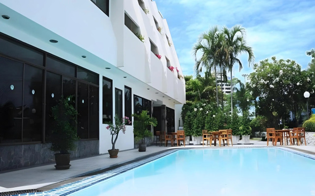 Bangsaen Villa Hotel (SHA Extra Plus)