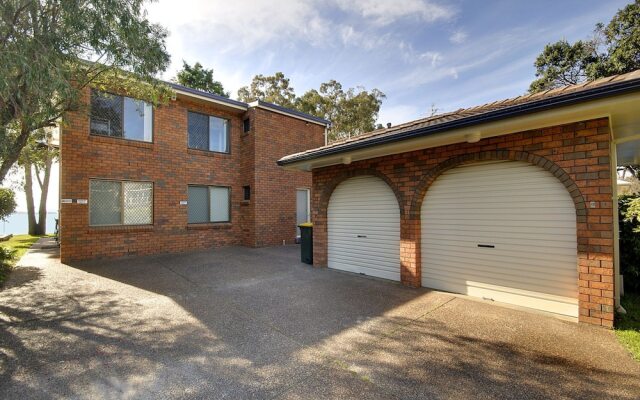 Crystal Waters, 2/79 Foreshore Drive