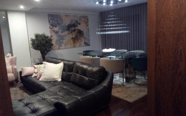 Luxury 3 Bedroom Penthouse With Private Garage