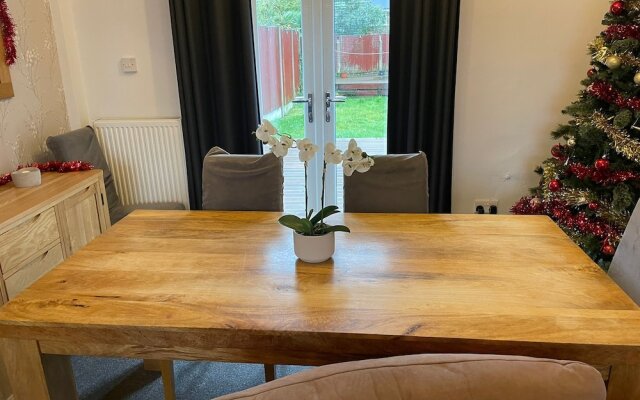 Beautiful 3-bed House in Romford