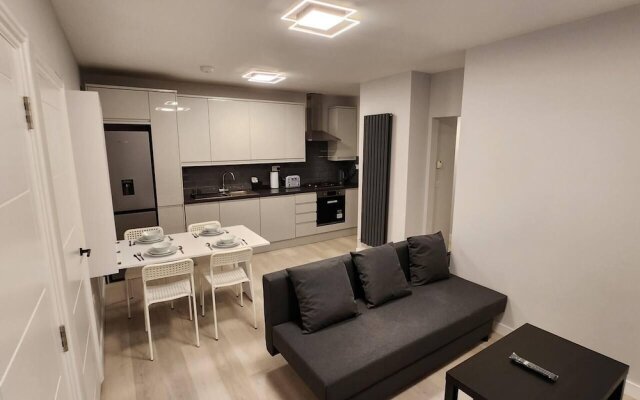 Beautiful 2-bed Apartment in London - Sleeps 6!