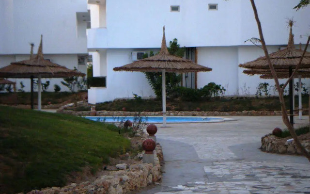 Carlton Resort Apartments