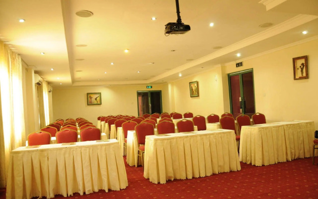 Crystal Palm Hotel