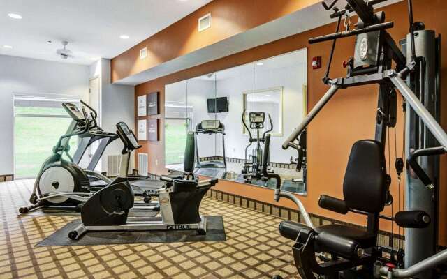 Comfort Suites near Hot Springs Park