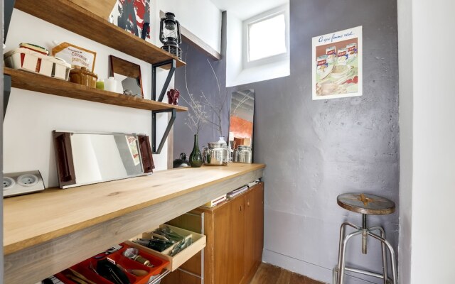 Grand prieuré apartment by Weekome