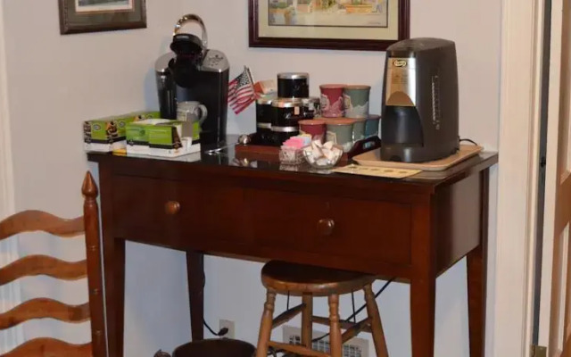 East Hills Bed & Breakfast Inn
