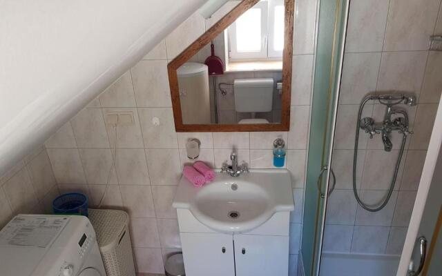 Seaview Apartment With Large Terrace Bol