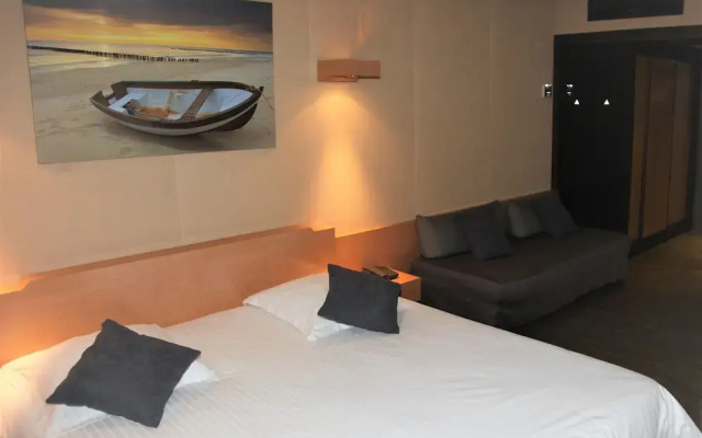 Amirauté Hotel