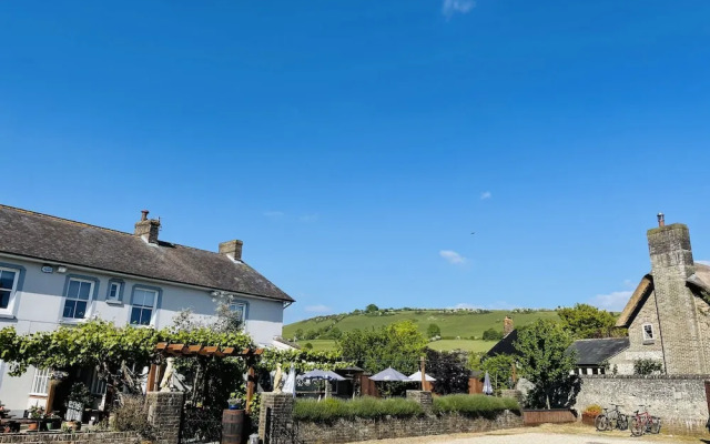 Greyhound Inn