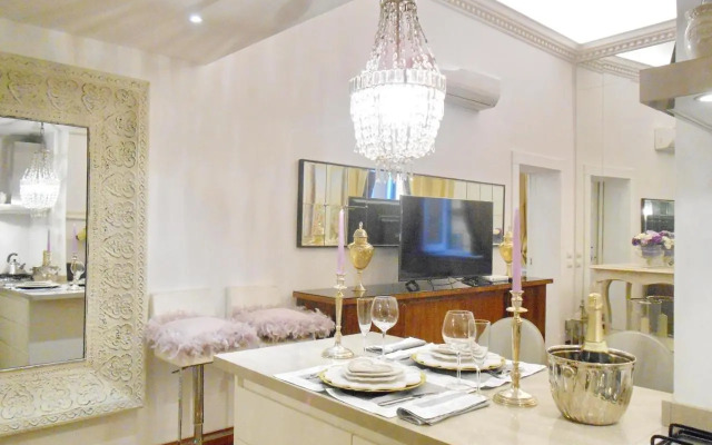 Luxury Navona Apartments by Flatinrome