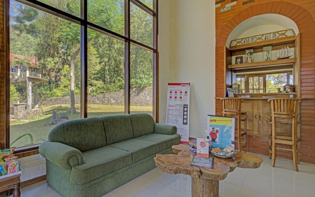 OYO 3208 Villa Inn App Trawas Bintaro Syariah