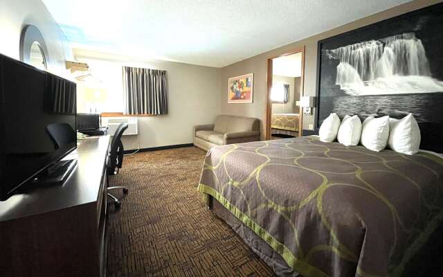 Super 8 by Wyndham Indianapolis/Emerson Ave