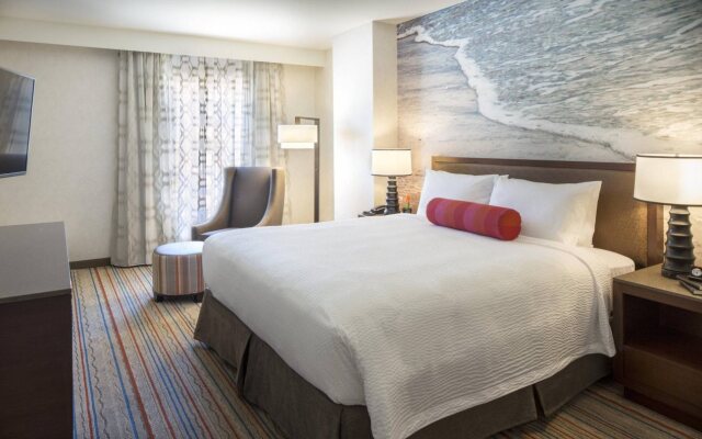 Courtyard by Marriott Anaheim Theme Park Entrance