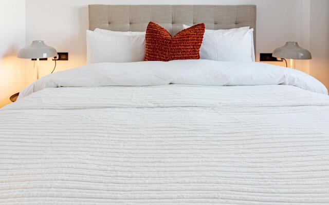 LAE13.1D- Apotel  Estepona hills by Roomservices