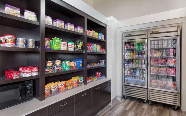 La Quinta Inn & Suites by Wyndham Clifton/Rutherford