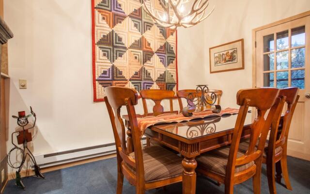 Kutuk Condominiums by RLC