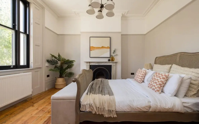 The Tyrwhitt Road Place - Lovely 2bdr Flat With Garden