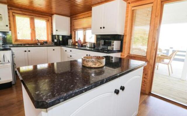 4 Fairway Lakes Village