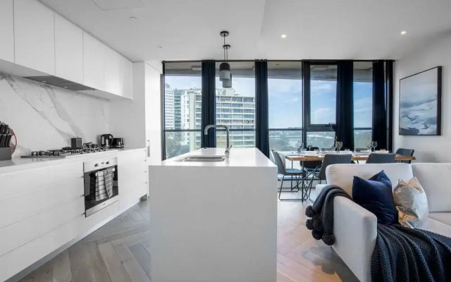 Breathtaking Lake/parkview Apt Pool&gym@3br