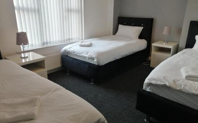 Fun 4-bed Apartment in Birmingham Central