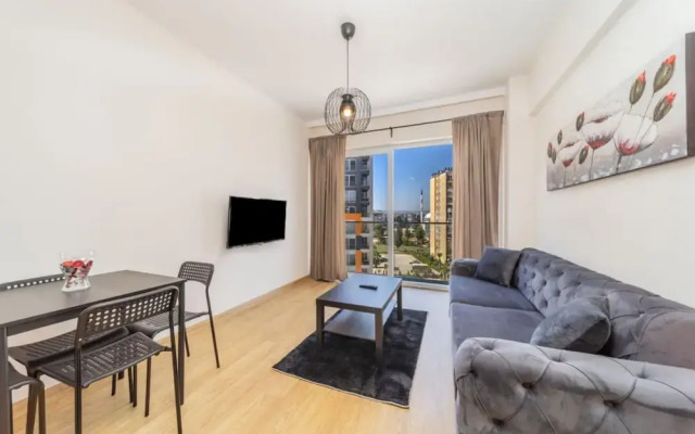 Exquisite Flat With Shared Pool in Kepez