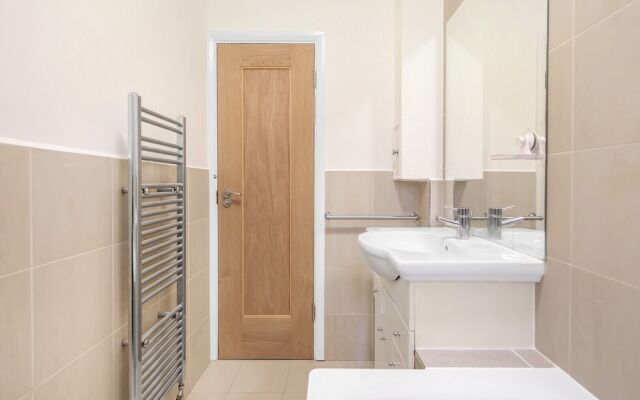Modern Garden Flat in Hampstead