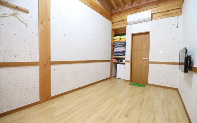 Nadul Hanok