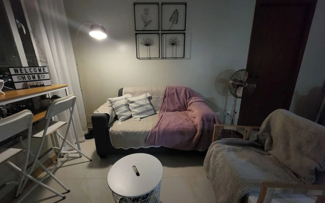 Cozy 1BR Condo in Mandaluyong City With City Skyline View