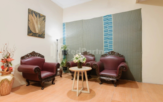 SR Residence near Mall Ciputra Cibubur Mitra RedDoorz