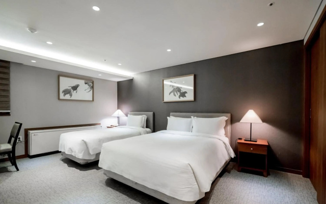 Oriens  & Residences